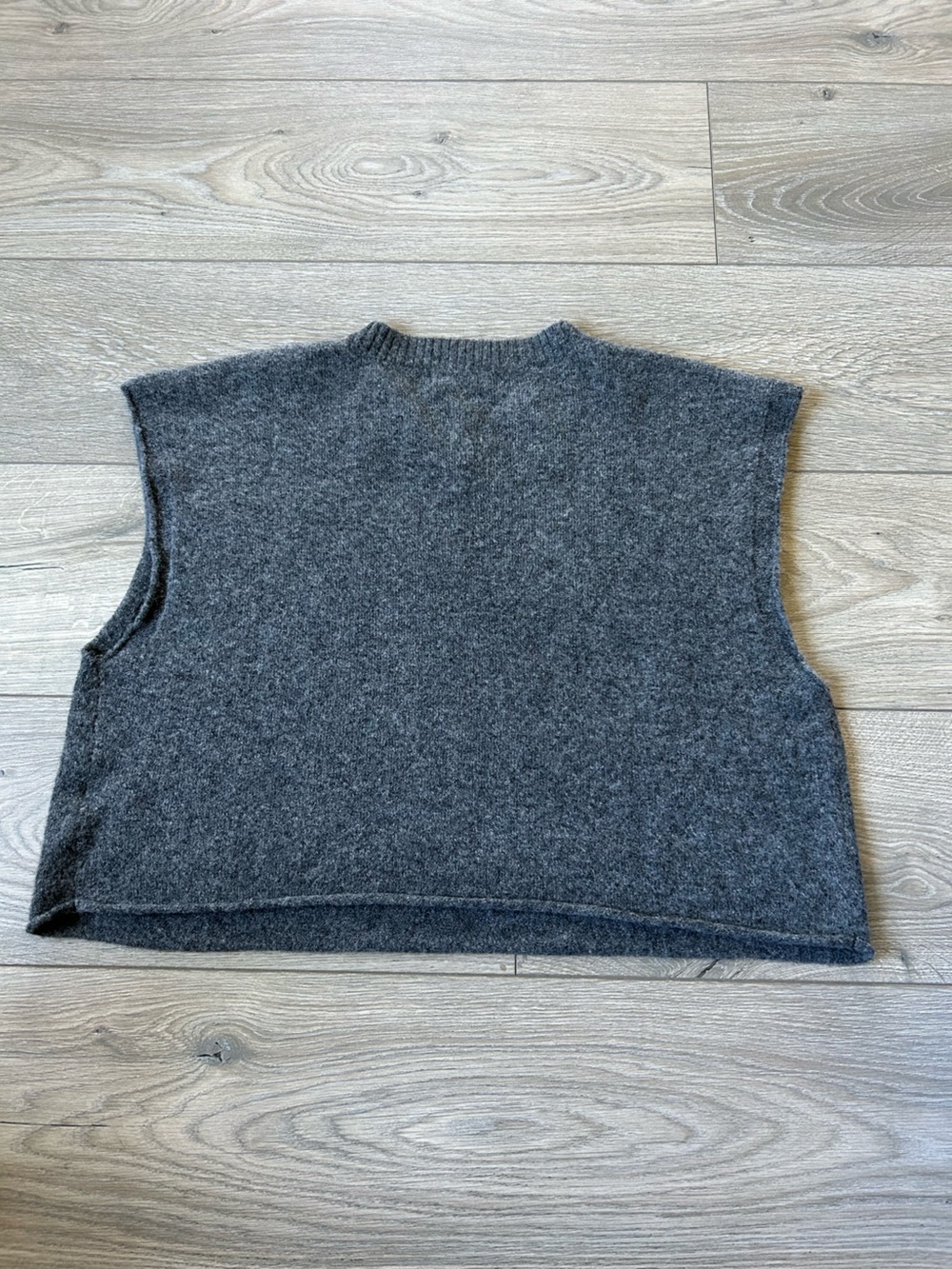 Natural Life Cropped Boxy Floral Pullover Sweater Vest Gray Pink Blue Boho Sz M - Picture 3 of 9